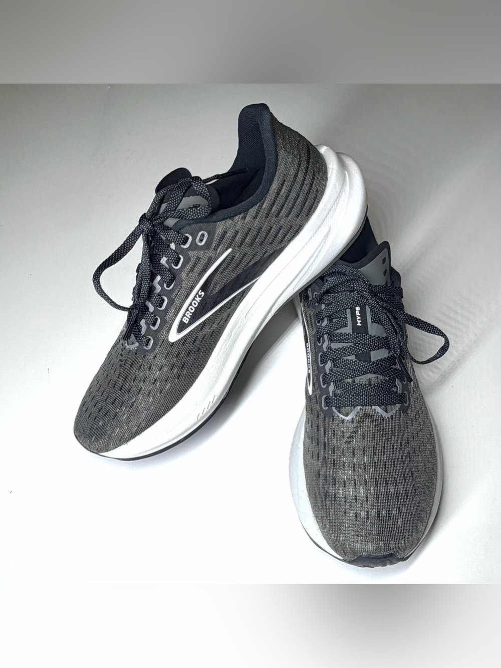Brooks Women’s Hyperion Athletic Running Shoes Size- 7 Medium - Picture 4 of 8